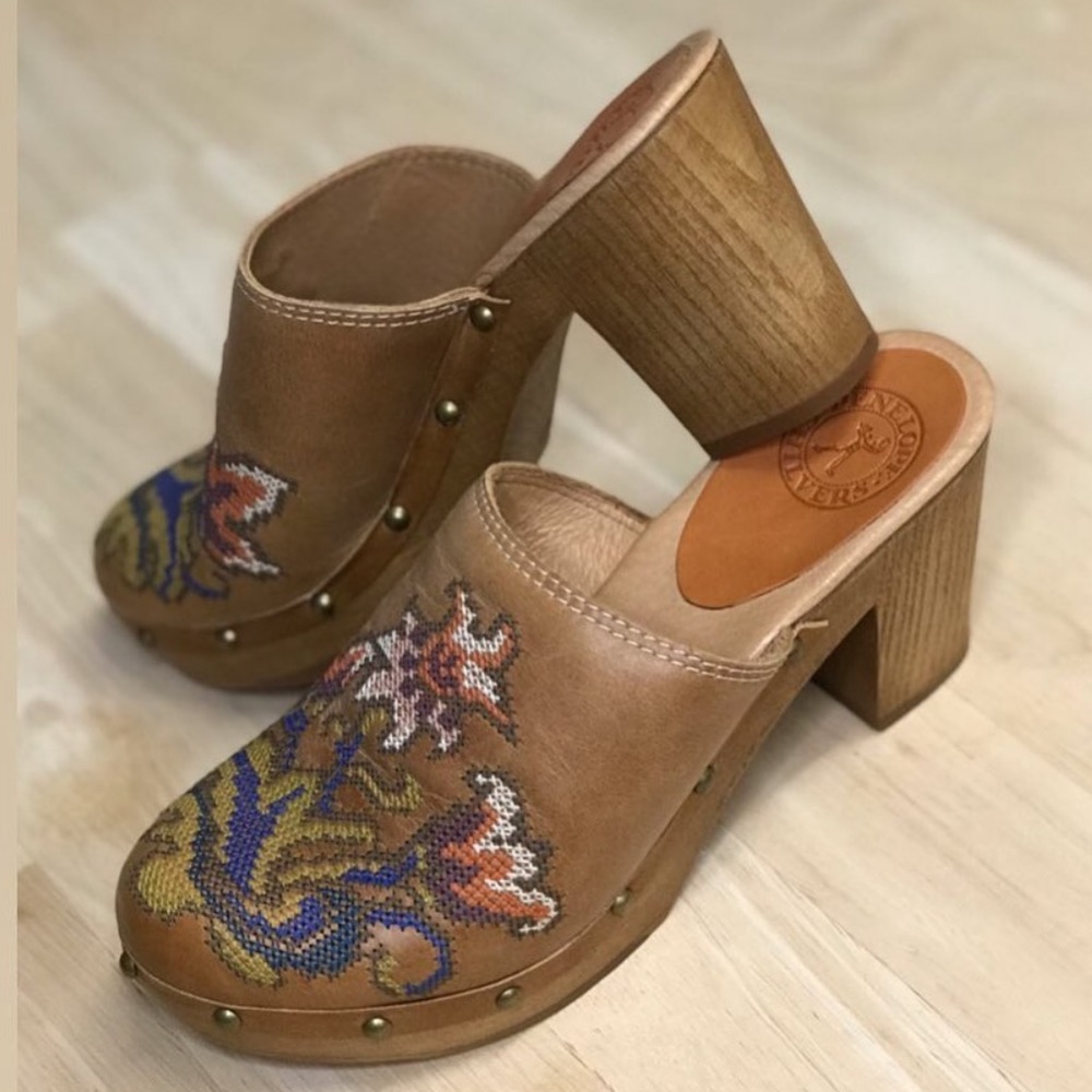 Clogs